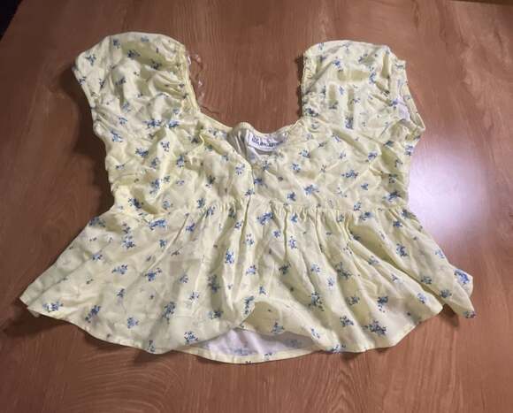 No Boundaries Tops - No Boundaries Women's Yellow Floral Print Cap Sleeve Peplum Blouse